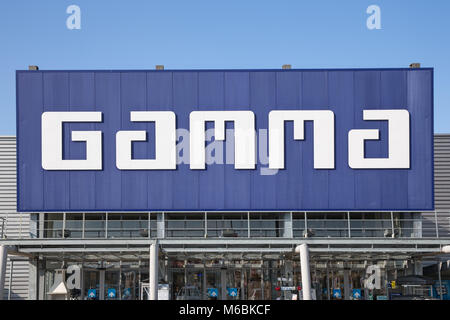 Marché de la construction de façade avec Gamma Outils et équipement de construction Banque D'Images