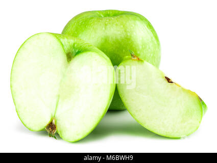 Pomme verte fruits et tranches de pomme isolé sur fond blanc. Banque D'Images