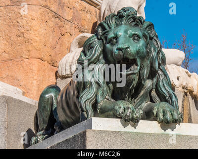 Les lions à la place d'Orient à Madrid Banque D'Images