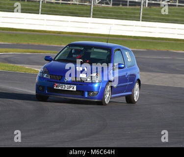 Andrew Ames, Renault Clio Cup 172, CSECC, Pomeroy Trophy, Silverstone, le 24 février 2018, 2018, les voitures, Chris McEvoy, cjm-photographie, concours, Febr Banque D'Images