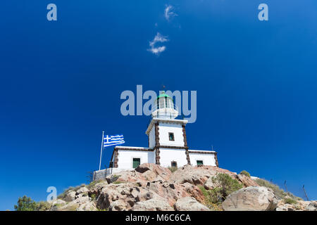 Phare d'Akrotiri sur sunny day, Santorini Grèce Banque D'Images