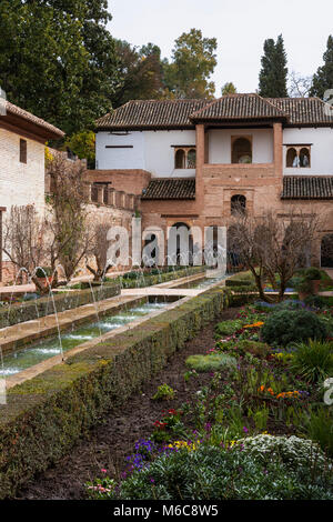 Le Patio de la Acequia, et le sud (pavillon Pabellón Sur), Palacio del Generalife, la Alhambra, Granada Banque D'Images