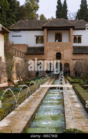 Le Patio de la Acequia, et le sud (pavillon Pabellón Sur), Palacio del Generalife, la Alhambra, Granada Banque D'Images