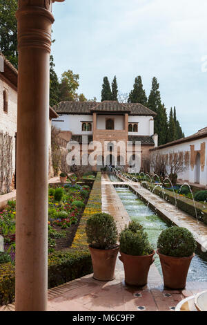 Le Patio de la Acequia, et le sud (pavillon Pabellón Sur), Palacio del Generalife, la Alhambra, Granada, Andalousie, Espagne Banque D'Images