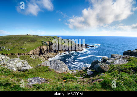 Loe Porth Cove, sur la côte de Cornwall à la tête près à Gwennap Porthgwarra Banque D'Images