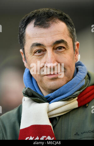 Cem Özdemir politicien Bündnis 90, Die Grünen, portrait, invité d'honneur au VfB Stuttgart, Mercedes-Benz Arena, Stuttgart Banque D'Images