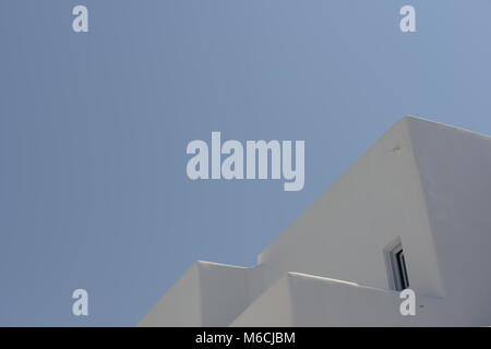 Maison blanchie à la chaux à Fira à Santorini/Thira en Grèce Banque D'Images