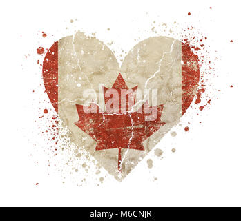 Old grunge vintage en forme de coeur s'est évanoui sale minable Canadien en détresse Canada drapeau avec feuille d'érable rouge et bang splash isolé sur fond blanc Banque D'Images