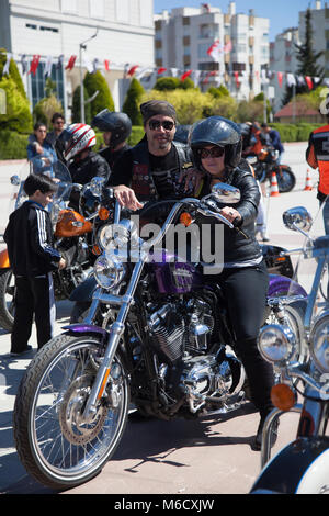 Antalya, Turquie - 21 mai 2017 : Antalya, Harley Davidson motor convois sur la route. Nom du Festival d'Antalya est Rallye, camion de démonstration. Banque D'Images