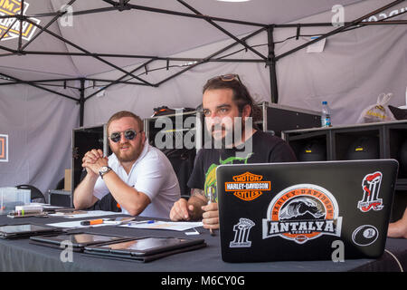 Antalya, Turquie - 21 mai 2017 : Antalya, Harley Davidson motor convois sur la route. Nom du Festival d'Antalya est Rallye, camion de démonstration. Banque D'Images