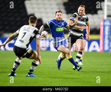 Hull, Royaume-Uni. 2 mars, 2018. Super League rugby Betfred, ronde 4, Hull FC contre les loups de Warrington Warrington Wolves' ; Daryl Clark fait une pause rapide Credit : Nouvelles Images/Alamy Live News Banque D'Images