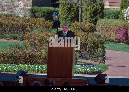 Charlotte, NC, le 2 mars 2018. À ce qui est maintenant connu sous le nom de 'la Dernière Croisade de Billy Graham, Franklin Graham' dirige le service funèbre qui a eu lieu plus tôt aujourd'hui à Charlotte. En accord avec M. Graham's life, le service a été appelé évangélique et les spectateurs et participants de suivre le Christ s'ils n'étaient pas déjà un croyant. La semaine du souvenir est maintenant connu comme 'Billy Graham's Last Crusade" en raison de la quantité massive de l'attention internationale qu'elle a reçues. Credit : Château Light Images / Alamy Live News. Charlotte. Credit : Château Light Images / Alamy Live News. Banque D'Images