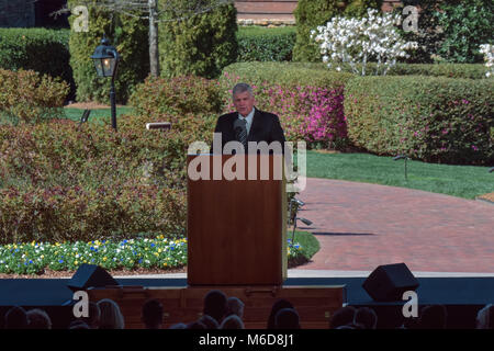 Charlotte, NC, le 2 mars 2018. À ce qui est maintenant connu sous le nom de 'la Dernière Croisade de Billy Graham, Franklin Graham' dirige le service funèbre qui a eu lieu plus tôt aujourd'hui à Charlotte. En accord avec M. Graham's life, le service a été appelé évangélique et les spectateurs et participants de suivre le Christ s'ils n'étaient pas déjà un croyant. La semaine du souvenir est maintenant connu comme 'Billy Graham's Last Crusade" en raison de la quantité massive de l'attention internationale qu'elle a reçues. Credit : Château Light Images / Alamy Live News. Charlotte. Credit : Château Light Images / Alamy Live News. Banque D'Images