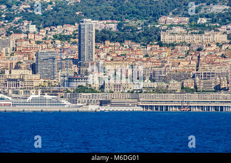Monaco, Principauté de Monaco - 30 mai 2016 : premier casino et le quartier populeux, Monte Carlo, dans le pays le plus peuplé Banque D'Images