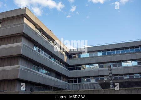 Maison Baynard, immeuble de bureaux brutaliste par William Holford, Queen Victoria Street, London, UK Banque D'Images