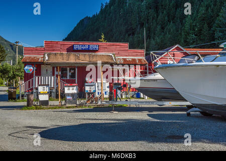 Magasin général, station-village de Zeballos, dans le Nord de l'île de Vancouver, Colombie-Britannique, Canada Banque D'Images