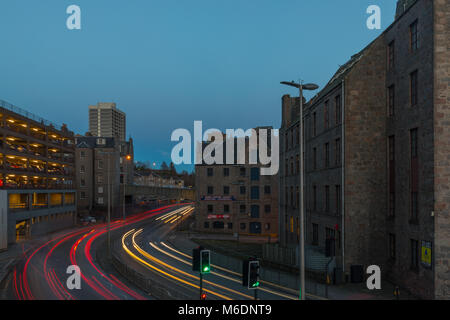 Crépuscule d'hiver dans le port d'Aberdeen, en Écosse. Banque D'Images