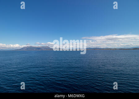 Beau paysage côtier entre Molde et Kristiansund en More og Romsdal comté en Norvège. Banque D'Images