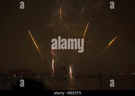 D'artifice à Woolwich Arsenal Pier Banque D'Images