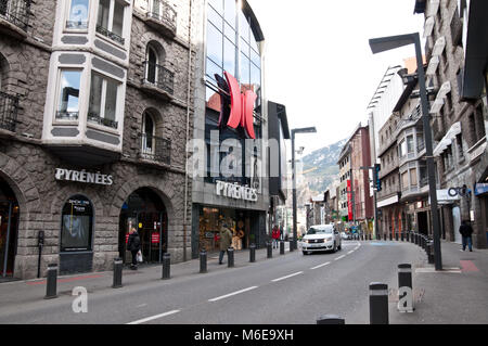 Mur de pierre bâtiments en Andorra la Vella, Andorre Banque D'Images