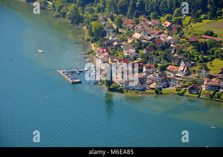 Vue aérienne du lac de Constance près de Bodman Ludwigshafen, région du sud en Allemagne sur un jour d'été ensoleillé Banque D'Images