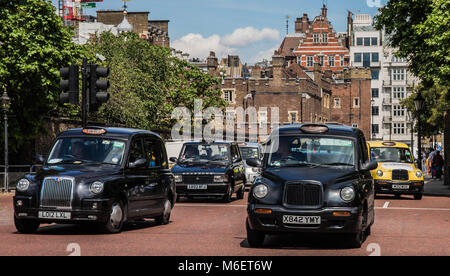 Les taxis de Londres, Angleterre Banque D'Images