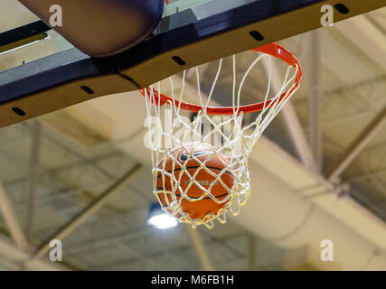 Albany, NY, USA. Feb 27, 2018. University at Albany men's basketball bat Binghamton University 71-54 à l'SEFCU Arena, le 27 février, 2018. (Bruce Dudek/Cal Sport Media/Eclipse Sportswire) Credit : csm/Alamy Live News Banque D'Images