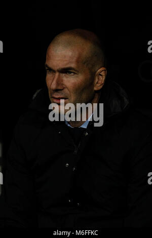 Madrid, Espagne, le 3 mars 2018. Zinedine Zidane Entraîneur du Real Madrid La Liga match entre le Real Madrid vs Getafe CF au Santiago Bernabeu à Madrid, Espagne, le 3 mars 2018. Más Información Gtres Crédit : Comuniación sur ligne, S.L./Alamy Live News Banque D'Images