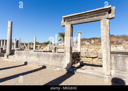 Ruines de l'agora dans la ville antique de Pergé situé à Antalya en Turquie. Banque D'Images