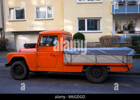 Un dispositif tsigane Austin, un véhicule hors route par l'Austin Motor Company des années 1950 et 1960, Cologne, Allemagne. ein Austin Gipsy Sedan, Banque D'Images