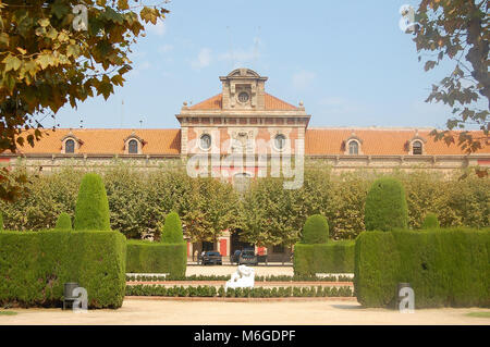 Le parlement de Catalogne (Parlament de Catalunya) bâtiment dans le parc de la Ciutadella (Parc de la Ciutadella) - Barcelone, Catalogne, Espagne Banque D'Images