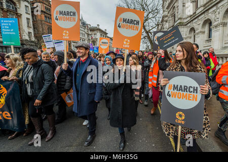 Natalie Imbruglia, Michael Sheen et Brigitte Bardot - # 2018 Mars4Femmes, une marche et un rassemblement à Londres pour célébrer la Journée internationale de la femme et de 100 ans depuis la première femme dans le Royaume-Uni ont obtenu le droit de vote. Organisé par Care International a déclaré à l'ancienne mars cour du palais et s'est terminée par un rassemblement à Trafalgar Square. Crédit : Guy Bell/Alamy Live News Banque D'Images