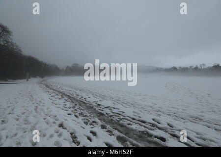 Dublin, Irlande. 4e Mar, 2018. Les endroits records à Saint-imier à Dublin recouverte de neige et brouillard. Libre à partir de Dublin, Irlande au cours de la suite de la tempête Emma. Credit : Brendan Donnelly/Alamy Live News Banque D'Images