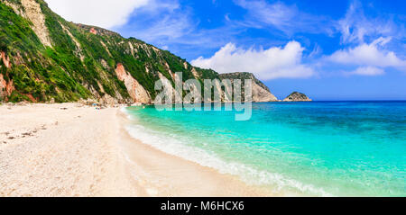 Belle plage de Petani Cefalonia,island,Grèce. Banque D'Images