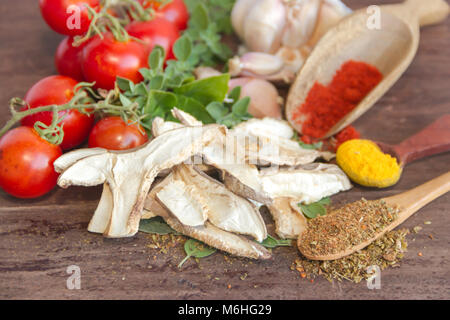Fumé champignons séchés shiitake Banque D'Images