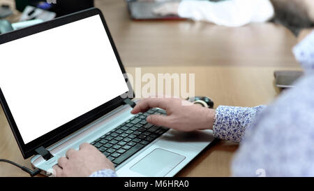 Employé de sexe masculin travaillant sur office, l'élaboration de projet d'entreprise Banque D'Images