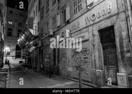 Ancienne vitrine dans le quartier de Vieux Port, Marseille, France Banque D'Images