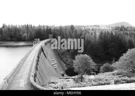 Loch Laggan Barrage, l'Écosse. Banque D'Images