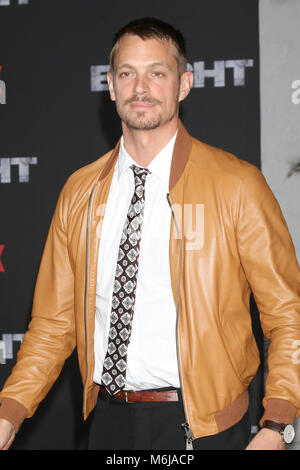 'Luminosité' en première mondiale au Théâtre du Village Le 13 décembre 2017 à Westwood, CA comprend : Joel Kinnaman Où : Westwood, California, United States Quand : 13 Déc 2017 Crédit : Nicky Nelson/WENN.com Banque D'Images