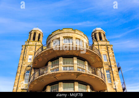 Façade de Glasgow Victoria Infirmary sur Battlefield Road, Glasgow, Scotland, UK. L'infirmerie a été ouverte le 14 février 1890. Banque D'Images