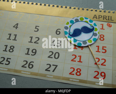 Calendrier 1er avril - poisson d'avril, rire, blagues tag moustache. Banque D'Images