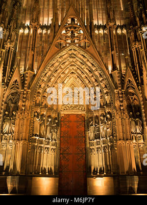 La cathédrale de Strasbourg photo de nuit Banque D'Images