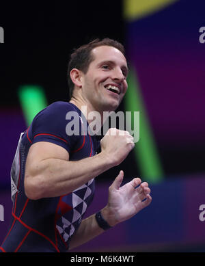 Birmingham. 4e Mar, 2018. Renaud Lavillenie de France réagit au cours de la finale du saut à la perche hommes de l'IAAF World Indoor Championships à Arena Birmingham à Birmingham, Grande-Bretagne, le 4 mars 2018. Credit : Han Yan/Xinhua/Alamy Live News Banque D'Images