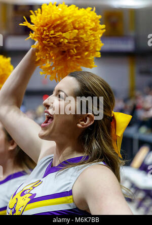 Albany, NY, USA. 3e Mar, 2018. Stony Brook dans le 69-60 Albany défaites America East Conference tournament quaterfinals au SEFCU Arena, le 3 mars 2018. Albany cheerleaders. Credit : csm/Alamy Live News Banque D'Images