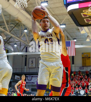 Albany, NY, USA. 3e Mar, 2018. Stony Brook dans le 69-60 Albany défaites America East Conference tournament quaterfinals au SEFCU Arena, le 3 mars 2018. Greg Styre (# 43) Credit : csm/Alamy Live News Banque D'Images