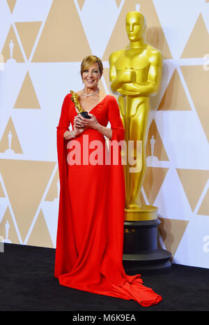 Los Angeles, Californie, USA. 4 mars, 2018. Allison Janney, lauréat du prix du second rôle féminin pour ?I, Tonya ? Pose dans la salle de presse au cours de la 90th Annual Academy Awards au Hollywood & Highland Center le 4 mars 2018 à Hollywood, Californie. Credit : Tsuni / USA/Alamy Live News Banque D'Images