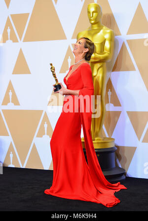 Los Angeles, Californie, USA. 4 mars, 2018. Allison Janney, lauréat du prix du second rôle féminin pour ?I, Tonya ? Pose dans la salle de presse au cours de la 90th Annual Academy Awards au Hollywood & Highland Center le 4 mars 2018 à Hollywood, Californie. Credit : Tsuni / USA/Alamy Live News Banque D'Images