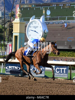 Arcadia, CA, USA. 5Th Mar, 2018. Bien bonjour avec jockey FLAVIEN PRAT traverse le fil en premier lieu lors de la 7ème course de la journée à Santa Anita Race Track, Arcadia, Californie, USA, le 4 mars 2018.Image Crédit cr Scott Mitchell/ZUMA Press Crédit : Scott Mitchell/ZUMA/Alamy Fil Live News Banque D'Images