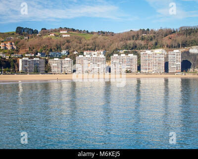 L'architecture moderne d'Hondarribia, Pays Basque, Espagne Banque D'Images