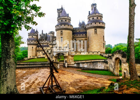 Château de Pierrefonds impressionnant,vue panoramique,France. Banque D'Images